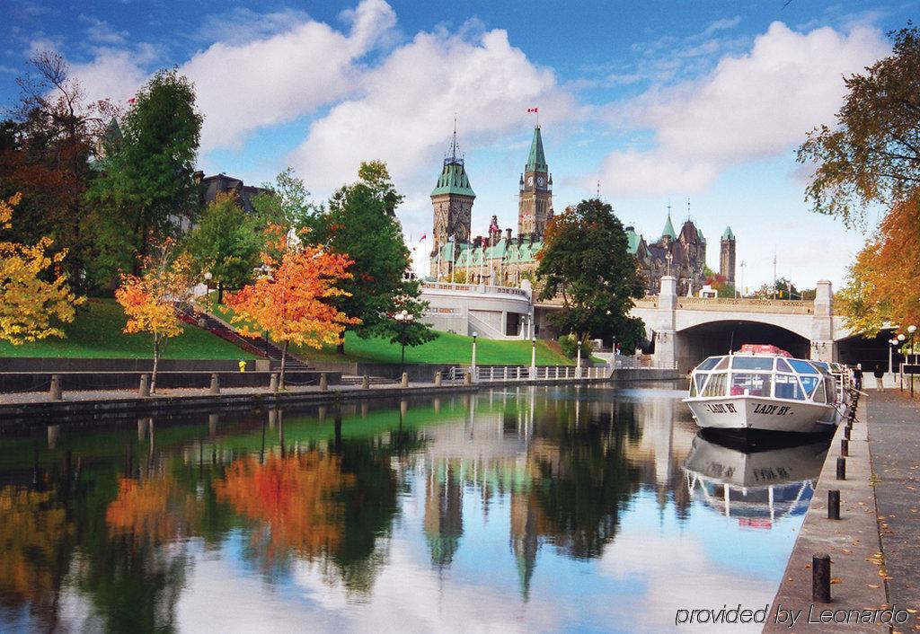 Hotel Cartier Place Ottawa